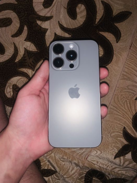 Продаю Iphone 15 pro
