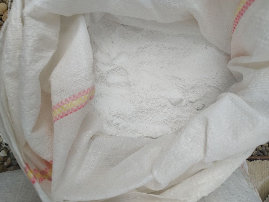 Vând praf de marmura SI piatra de marmura