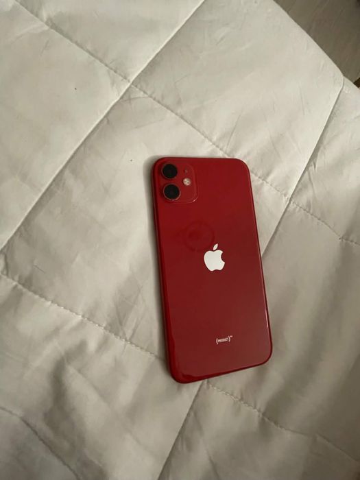 Iphone 11 красный