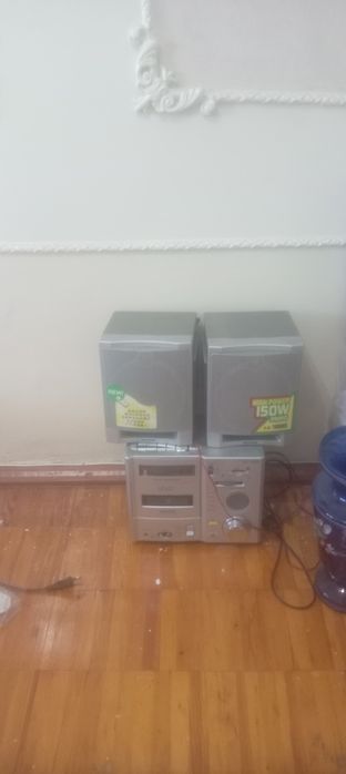 Продаётся бытовая техника dvd видио аппарат funay. Магнита фон мини