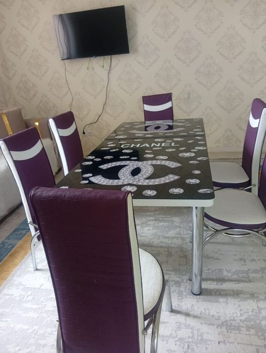 Кухонный стол со стульями