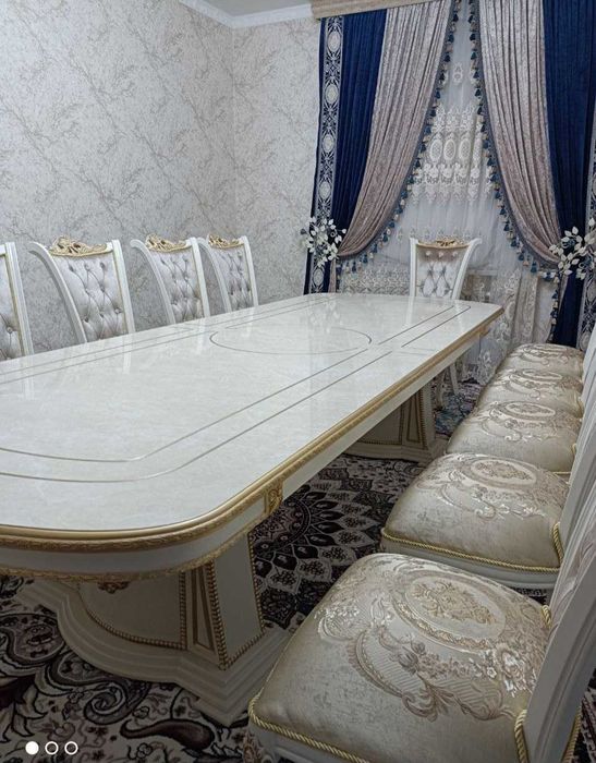 12 kishilik stol-stul sotiladi, baquvvat ishlangan