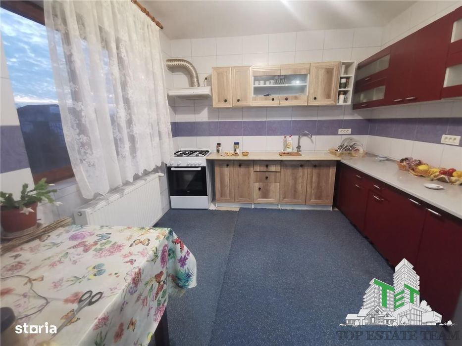 Vila 5 camere regie proprie cu gradinagaraj in Bacu (Joita)