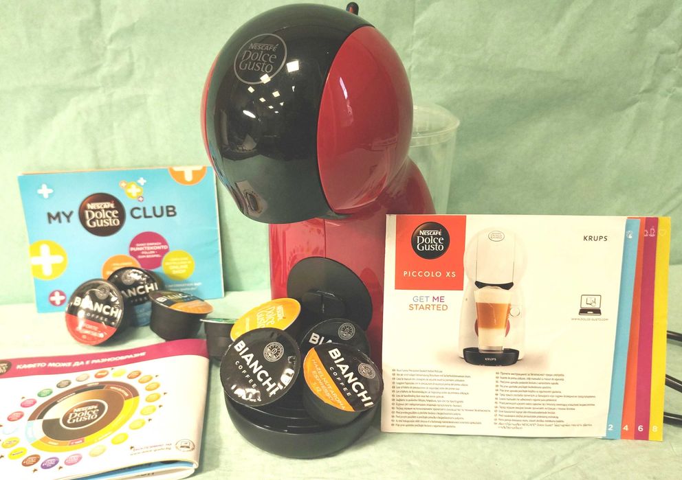 Кафемашина с гаранция 1 година NESCAFÉ® Krups Piccolo XS.Red Black