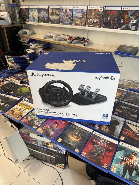 Logitech G923 volan gaming cu pedale pentru PS5 PS4 PC impecabil plus schimbator