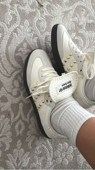 Кроссы адидас продам