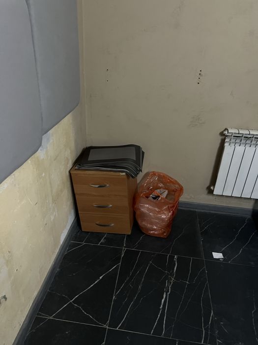 Стол руководителя, шкаф, кресло, тумбочка