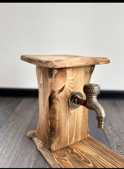 Диспенсър за АЛКОХОЛ и Дъски за сервиране.