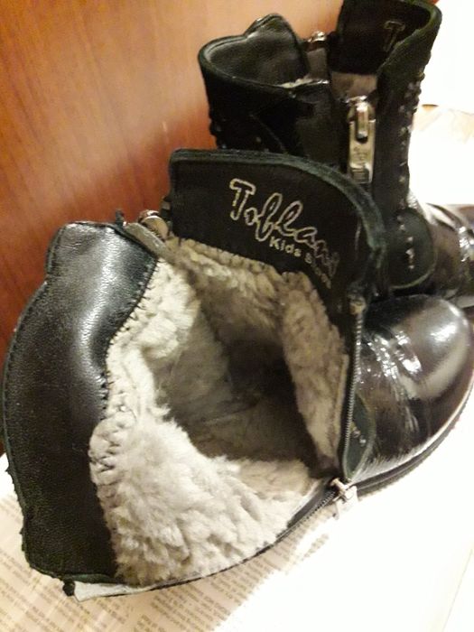 Продам зимние  детские сапожки Тиффани
