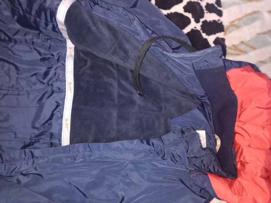 Продам детскую теплую куртку