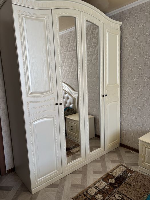 Продам спальный гарнитур