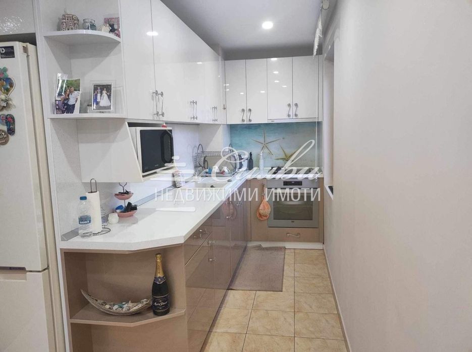 Продава се Двустаен апартамент в Шумен, Център - 60 кв.м за 1598 €/кв.м - Снимка #7