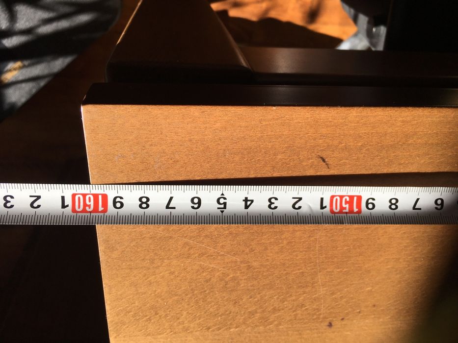 Продавам масив маса от бук/дъб естествено дърво.