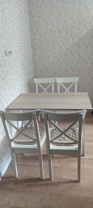 Продам кухонный стол срочно