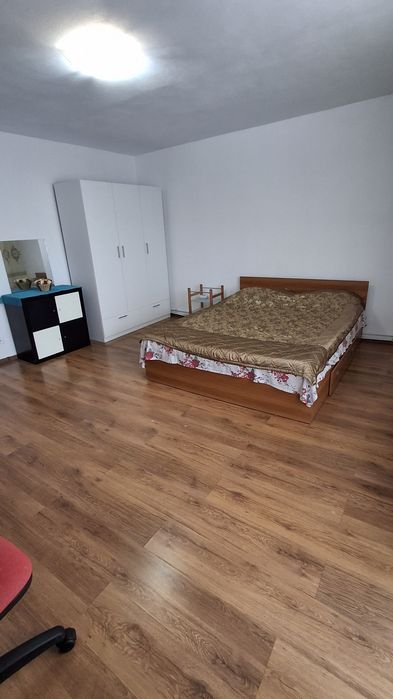 Garsoniera de închiriat