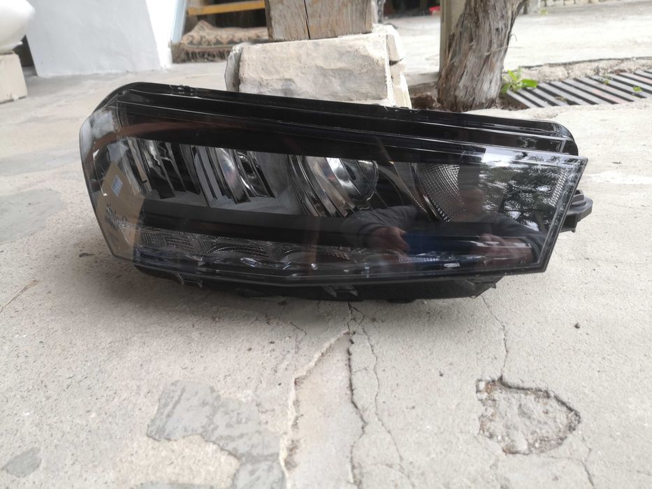 Фар Skoda Fabia FULL LED десен 23г./Фар Шкода Фабиа LED Оригинален