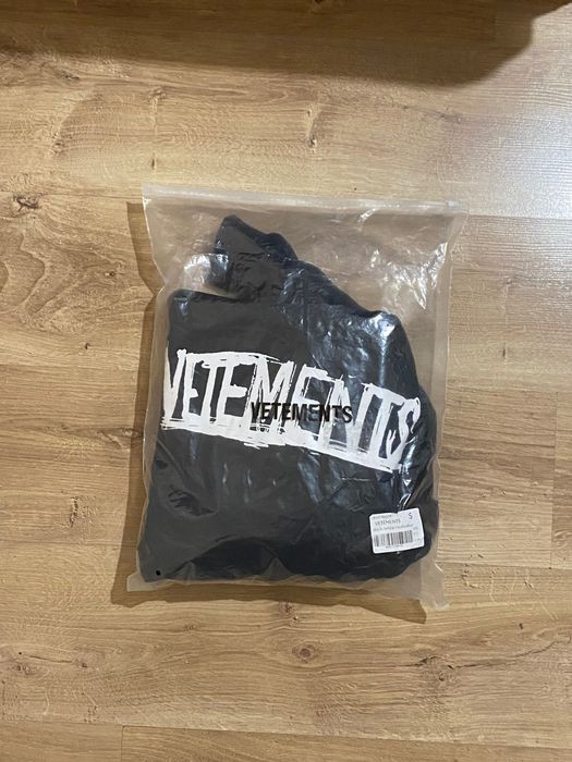Vetements world tour Hoodie