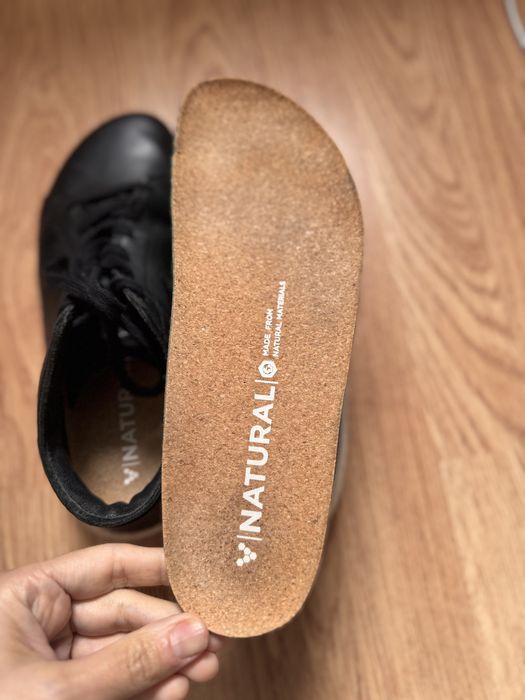 Pantofi de piele Vivobarefoot marimea 38