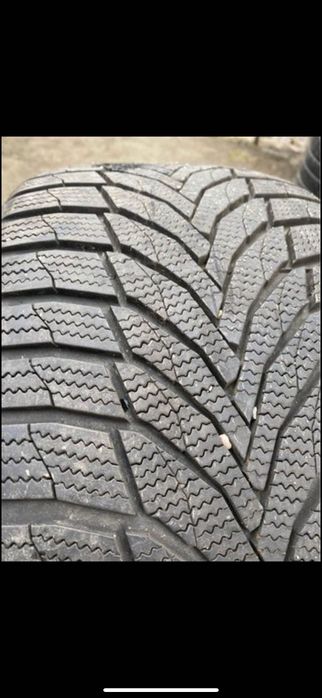 Vand 4 anvelope de iarna R19 in doua dimensiune Nexen