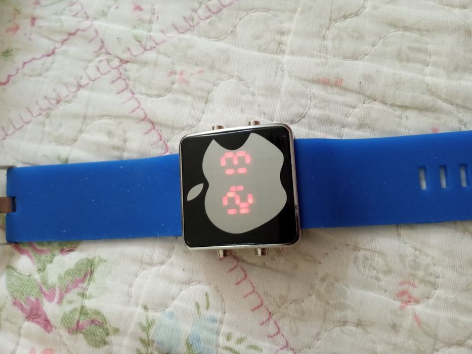 Часы наручные в отличном состоянии.