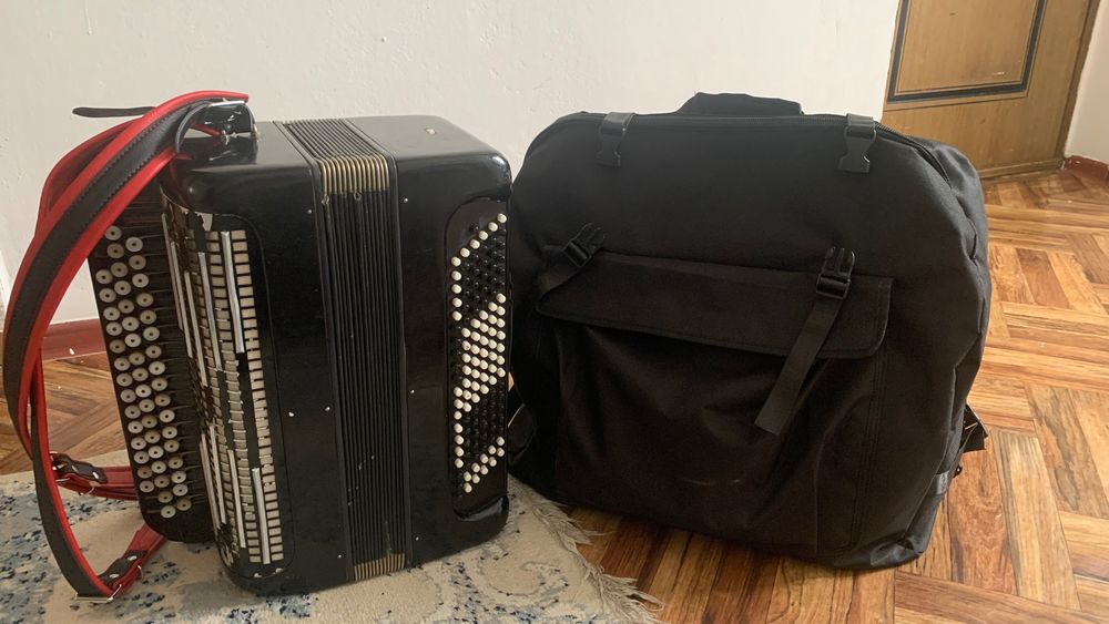 Баян музыкальный инструмент