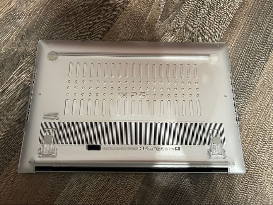 Dell XPS 15 9520 / i7-12700H / 16GB RAM/ 1 TB SSD