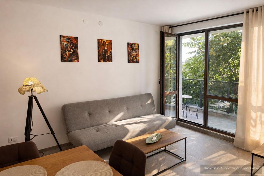 Дава се под наем Тристаен апартамент в Варна, Бриз - 85 кв.м за 700 € - Снимка #2