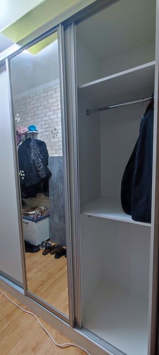 Шкаф-купе белый,