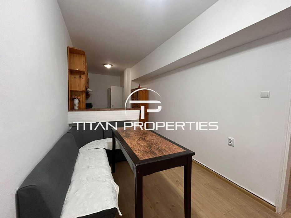 Дава се под наем Тристаен апартамент в Варна, Левски - 120 кв.м за 348.84 € - Снимка #1