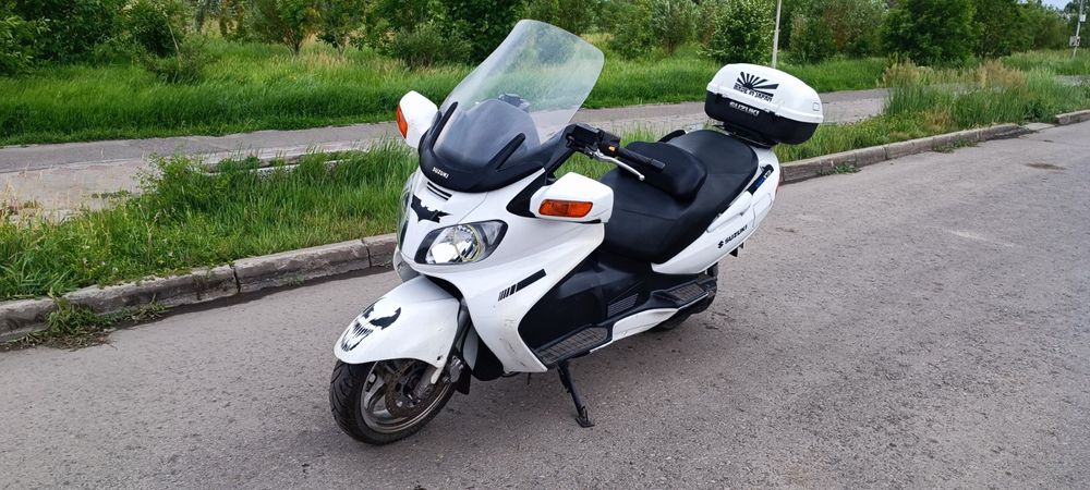 Burgman 650 белый 2003 г.в.
