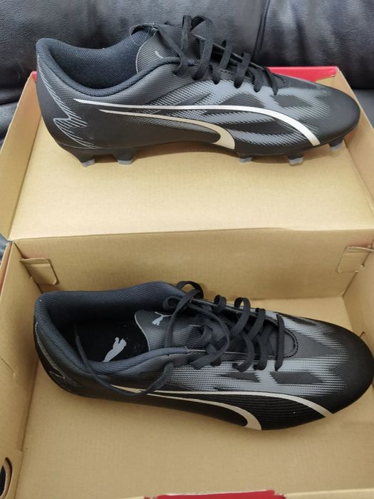 Футболни обувки бутонки