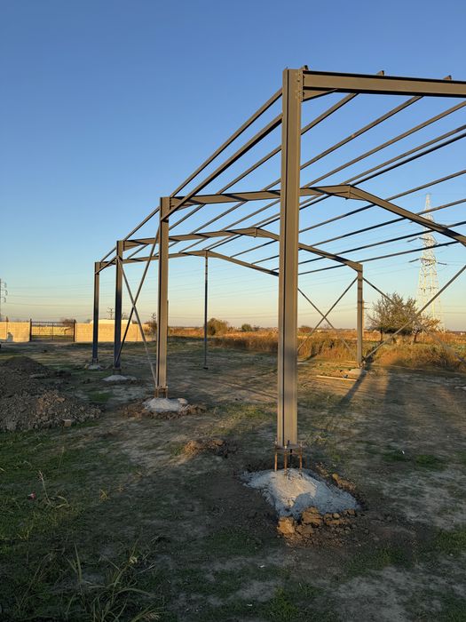Hala metalica 10m latime x 15 m lungime x4 m strasina din profil ipe180 cu prindere laterala