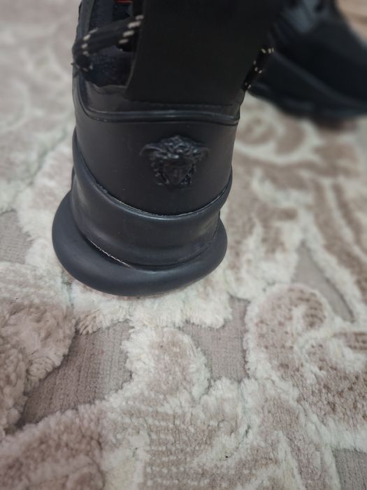 Versace chain reaction