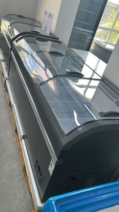 Витринный Морозильник