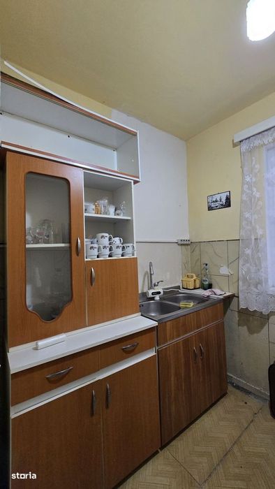 Apartament la parter După Zid