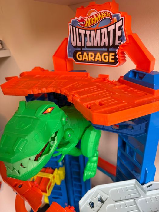 Set de joaca Hot Wheels Ultimate garage