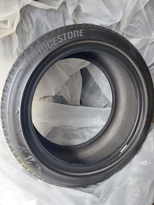 Шины Bridgestone 235/45/18
