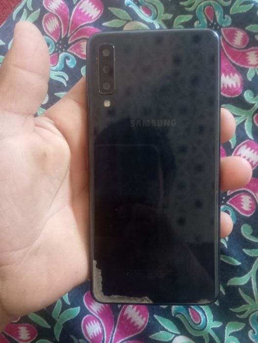 Samsung A7 xotira 64 4 narxi 500 kelishamz