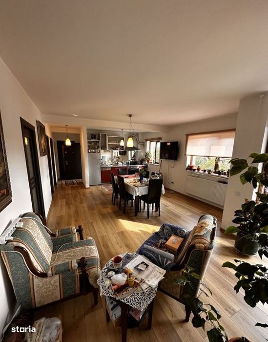 Apartament cu gradina in bloc tip vila, 75 mp util + 120 mp, parcare — fotografia 1