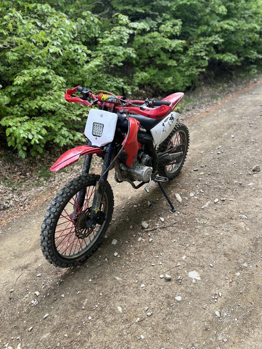 Vând enduro cross 200cc 4t