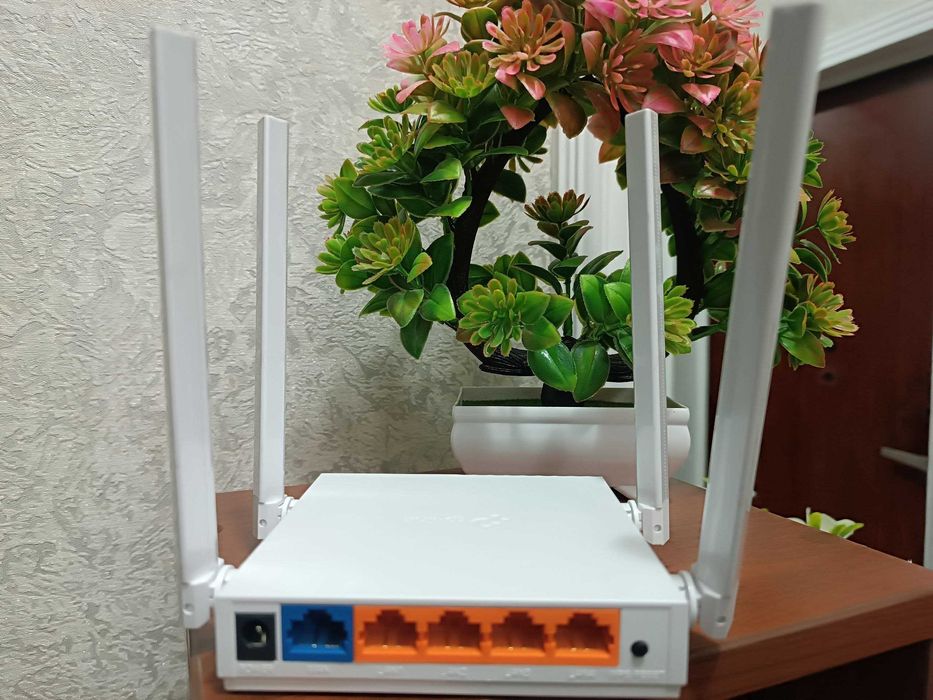 Продам не дорого Роутер tp-link C24               .