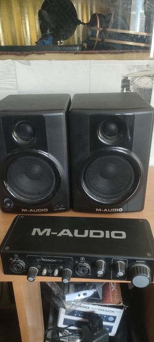 Мониторы  студии    Звуковые карты