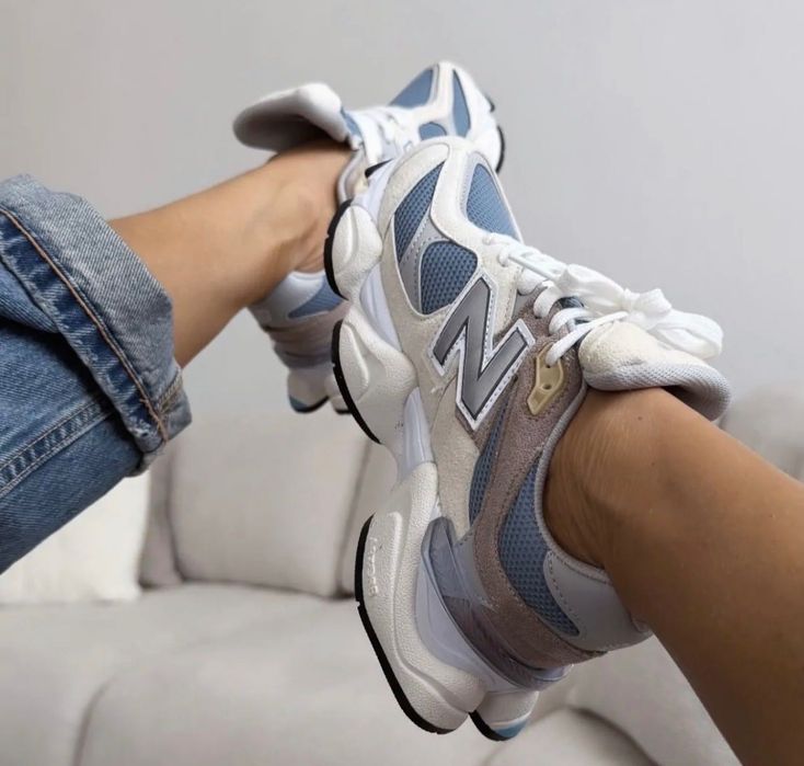 Обувки new balance 9060