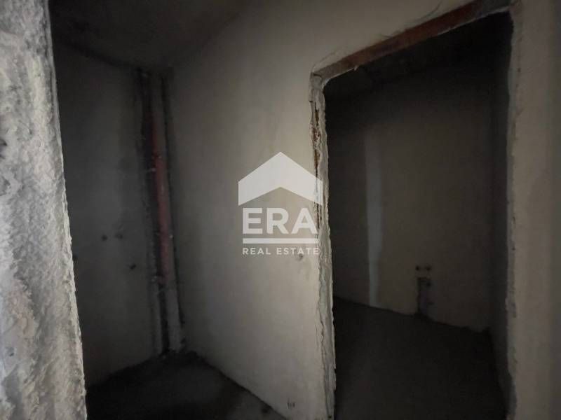 Тристаен апартамент за продажба, с голяма дневна, в новопостроена сгра