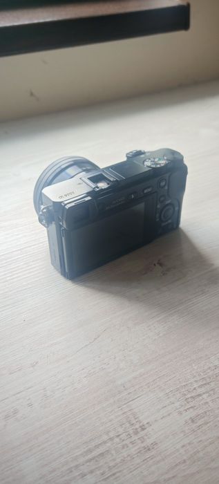 Sony a6000 cu obiectiv kit