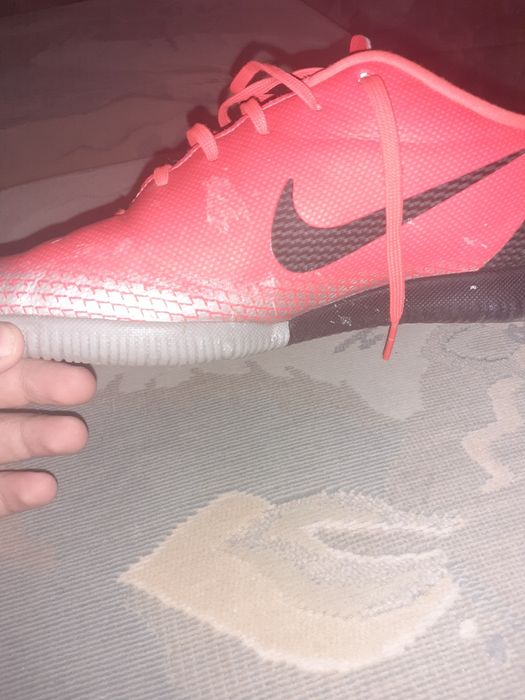 adidasi de sala nike