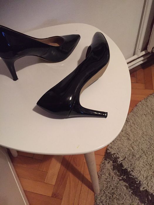Pantofi stiletto