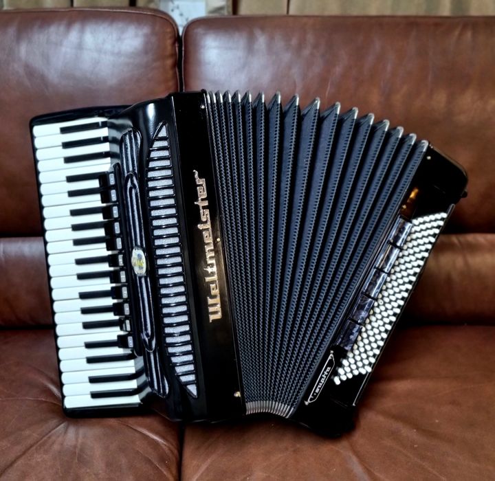 Acordeon Weltmeister Supita seria 11000