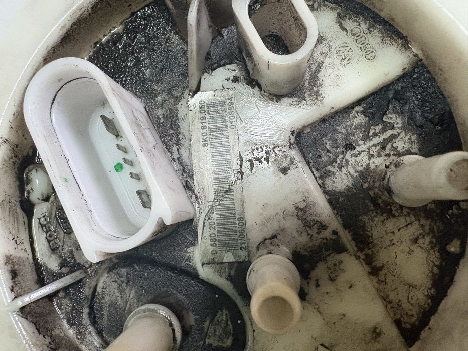 Popa motorina rezervor  audi a4 b8