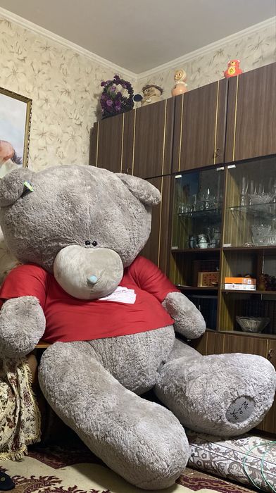 Огромный мишка тедди.Новый с биркой.220 см от макушки вместе с лапам..